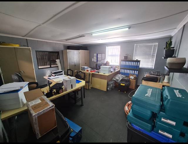 192M² WAREHOUSE TO LET IN BRACKENFELL SOUTH